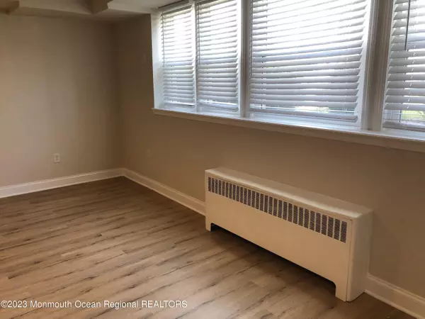 Asbury Park, NJ 07712,320 8th Avenue #1