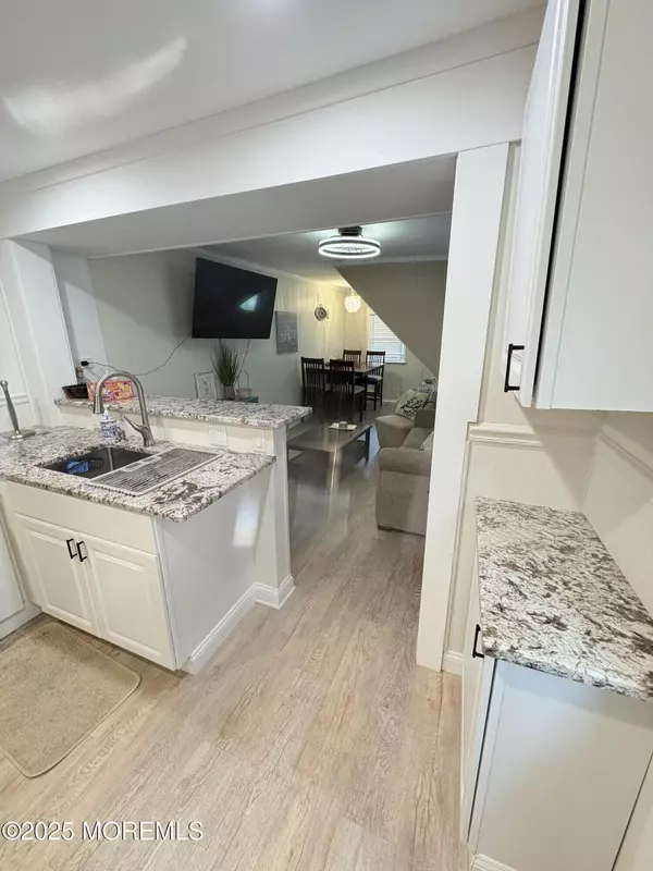 Ocean Grove, NJ 07756,124 Broadway