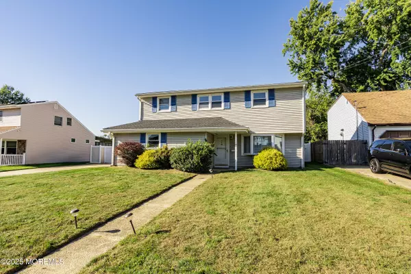 Hazlet, NJ 07730,10 Deer Street