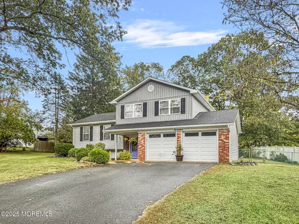 Howell, NJ 07731,17 N Longview Road
