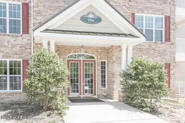 136 Sophee Lane, Lakewood, NJ 08701