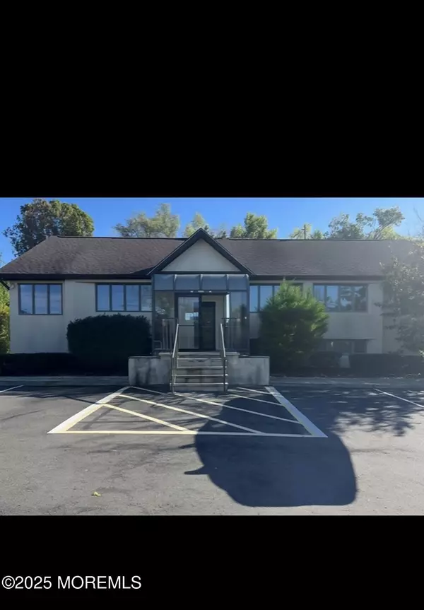 98 Craig Road, Manalapan, NJ 07726
