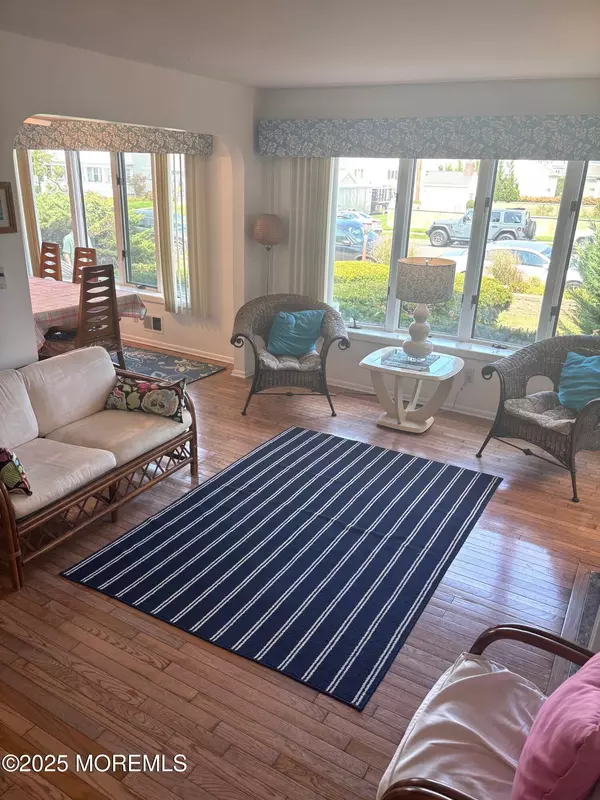 Avon-by-the-sea, NJ 07717,7 Lincoln Avenue