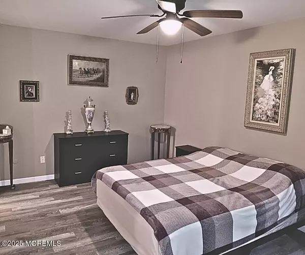 Manalapan, NJ 07726,54 Amberly Drive #G