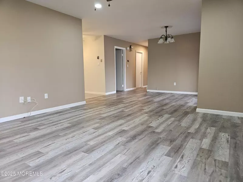 54 Amberly Drive #G, Manalapan, NJ 07726