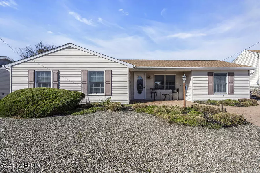 16 Davey Jones Way, Waretown, NJ 08758