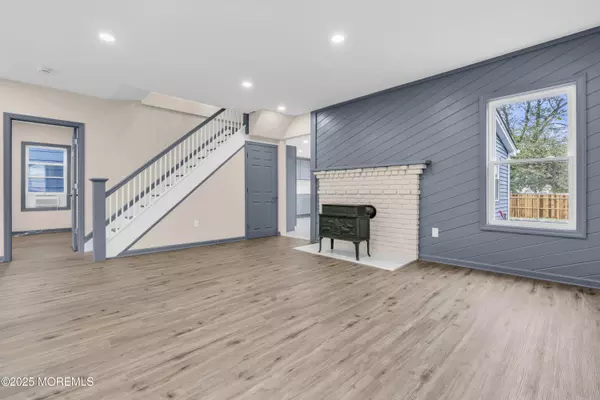 Freehold, NJ 07728,11 Mclean Street