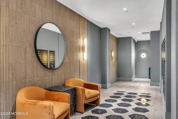 Asbury Park, NJ 07712,527 Bangs Avenue #314