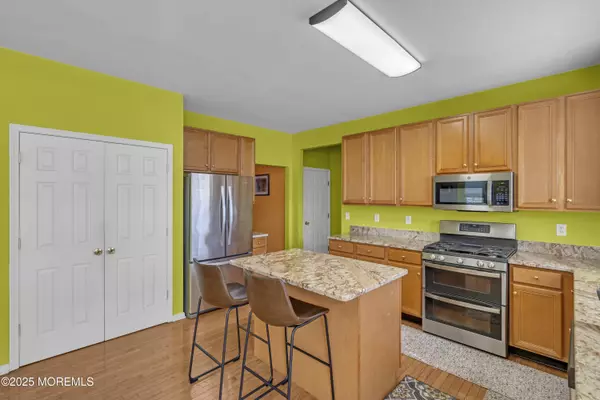 Jackson, NJ 08527,7 Kensington Court