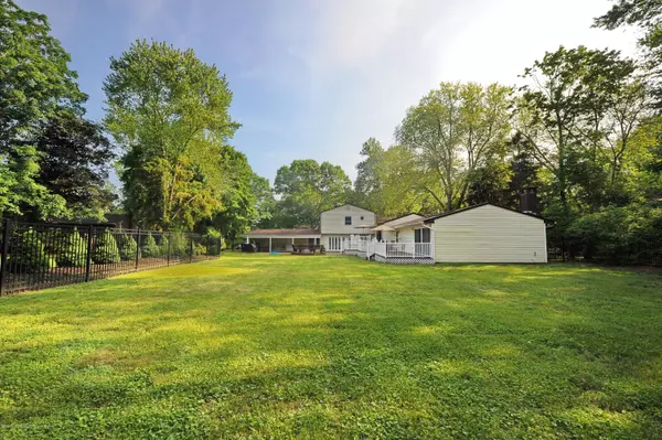 Lincroft, NJ 07738,17 High Point Road