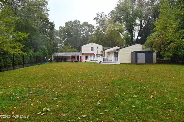 Lincroft, NJ 07738,17 High Point Road