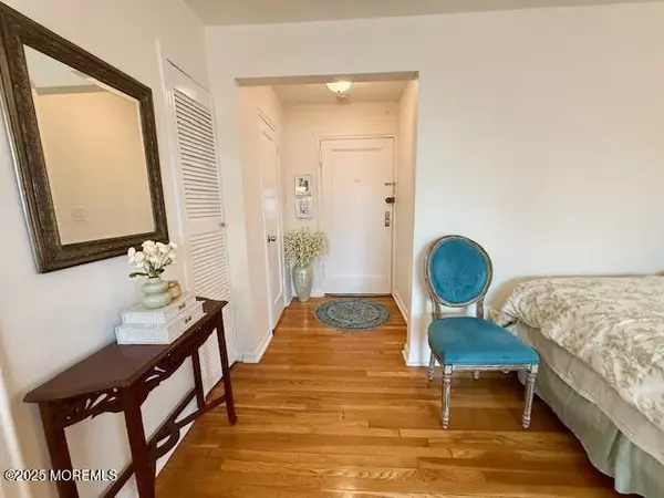 North Bergen, NJ 07047,210 Woodcliff Avenue #305