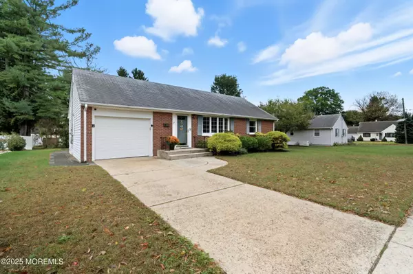 Hamilton, NJ 08619,17 Samantha Lane