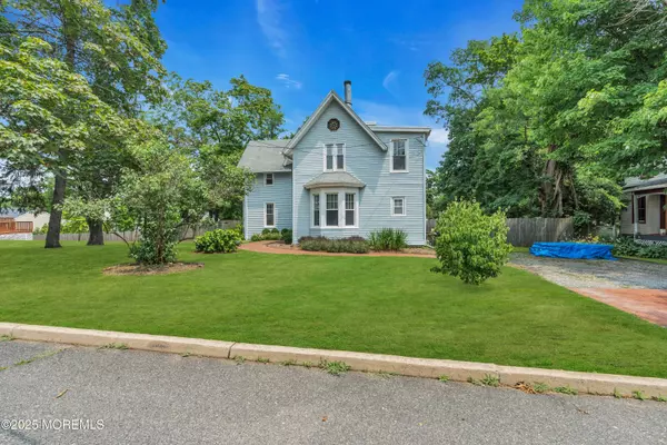 Atlantic Highlands, NJ 07716,18 Middletown Avenue