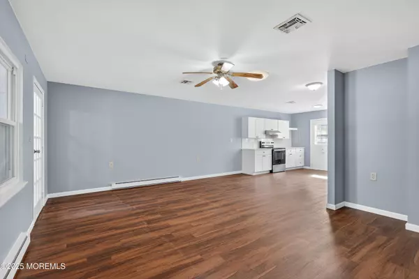 Lakewood, NJ 08701,72 Dorchester Drive