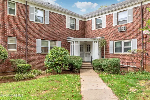 32 Manor Drive #303, Red Bank, NJ 07701