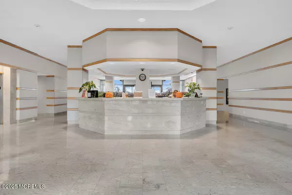 Monmouth Beach, NJ 07750,55 Ocean Avenue #3H