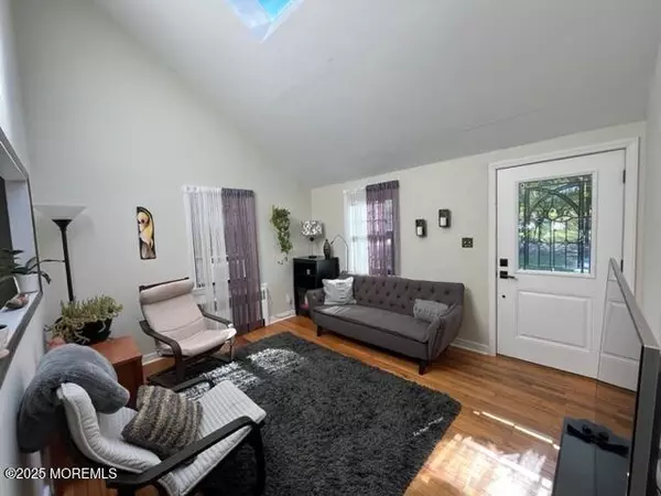 Eatontown, NJ 07724,335 Broad Street