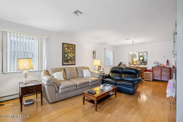 Toms River, NJ 08757,18 San Salvador Street