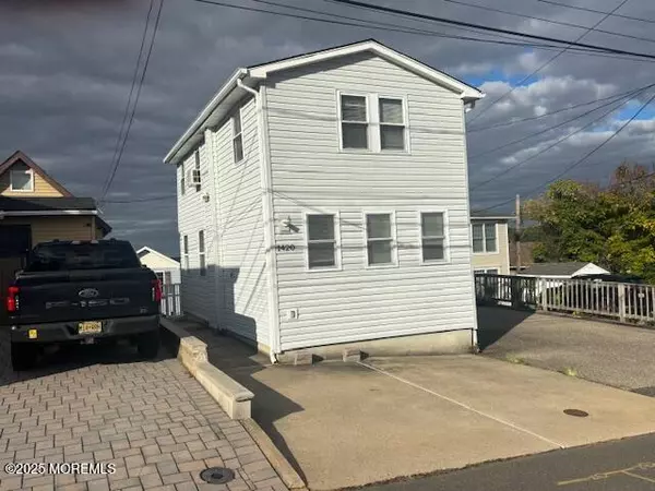 Toms River, NJ 08753,1420 Summit Avenue