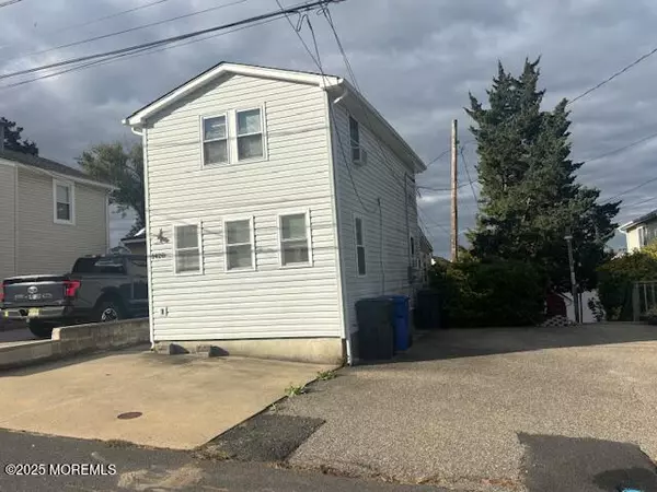 Toms River, NJ 08753,1420 Summit Avenue