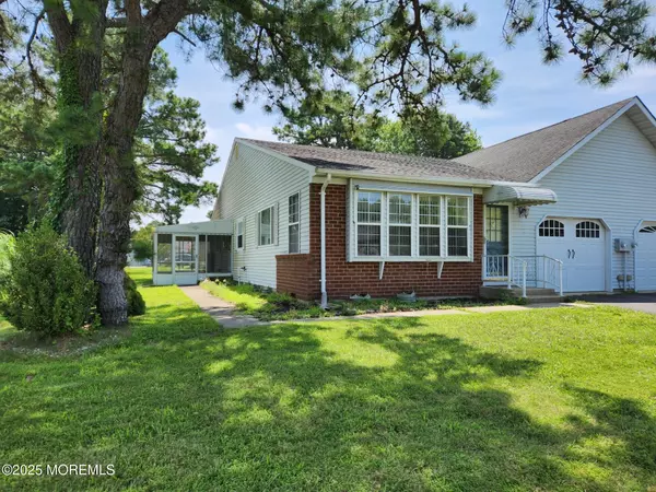 8 Ardsley Avenue #64, Whiting, NJ 08759