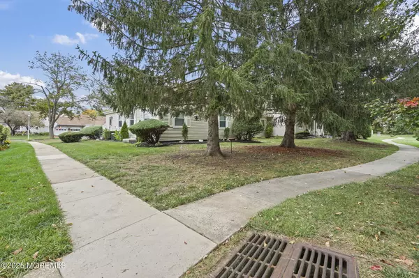 Freehold, NJ 07728,64 Corso Italia #A