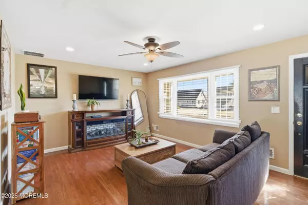 Manahawkin, NJ 08050,254 S William Cook Boulevard