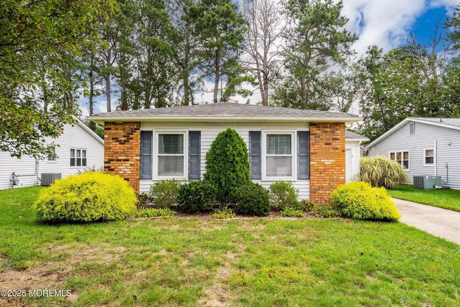 14 Bow Drive, Brick, NJ 08723