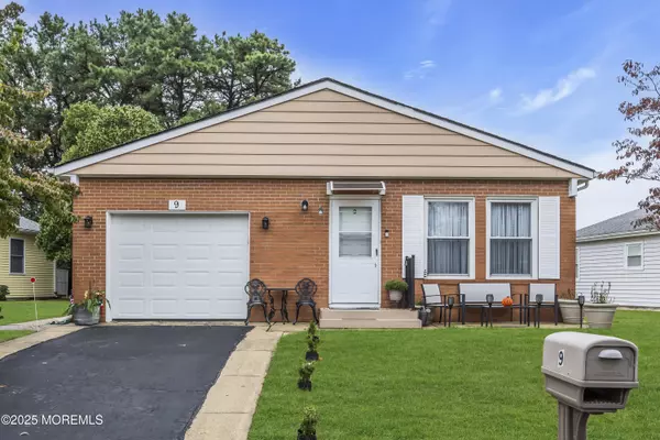 Toms River, NJ 08757,9 Morongo Court