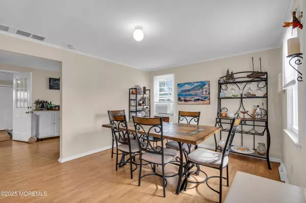 Ocean Gate, NJ 08740,221 E Lakewood Avenue