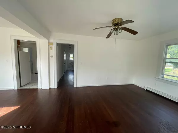 Oakhurst, NJ 07755,399 W Park Avenue #Unit 1