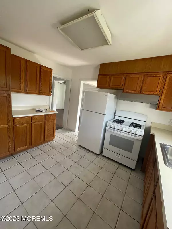 Oakhurst, NJ 07755,399 W Park Avenue #Unit 1