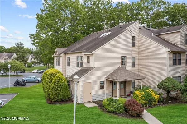 Jackson, NJ 08527,2001 Begonia Court