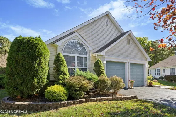 Lakewood, NJ 08701,16 Rosewood Court