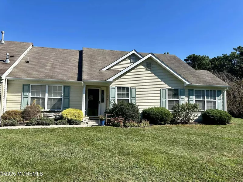 16 Rosewood Court, Lakewood, NJ 08701