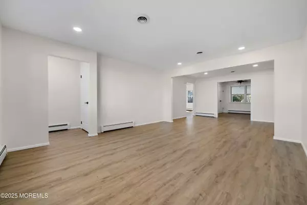 Toms River, NJ 08757,6 Westport Drive