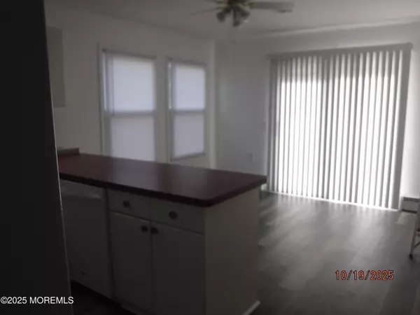 Toms River, NJ 08757,102 Troumaka Street