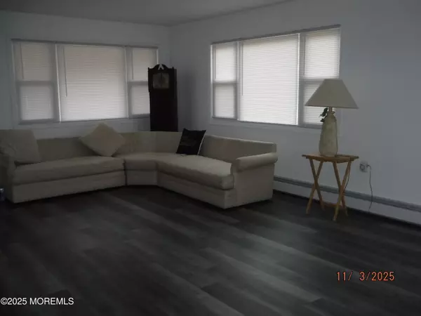 Toms River, NJ 08757,102 Troumaka Street