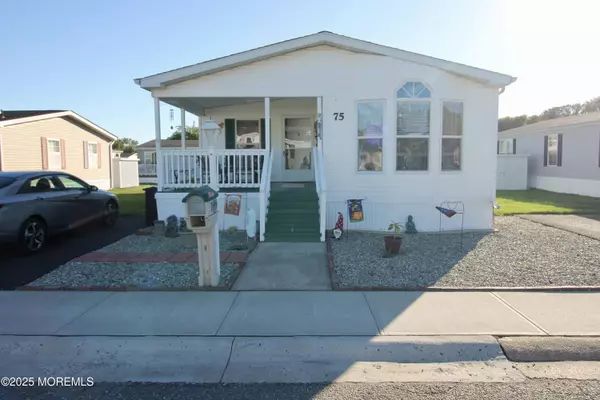 Freehold, NJ 07728,75 Robin Place