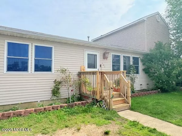 Waretown, NJ 08758,101 Illinois Avenue
