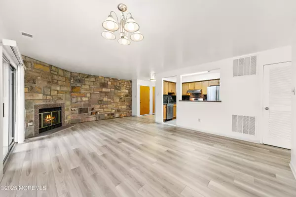 Princeton, NJ 08540,309 Trinity Court #4