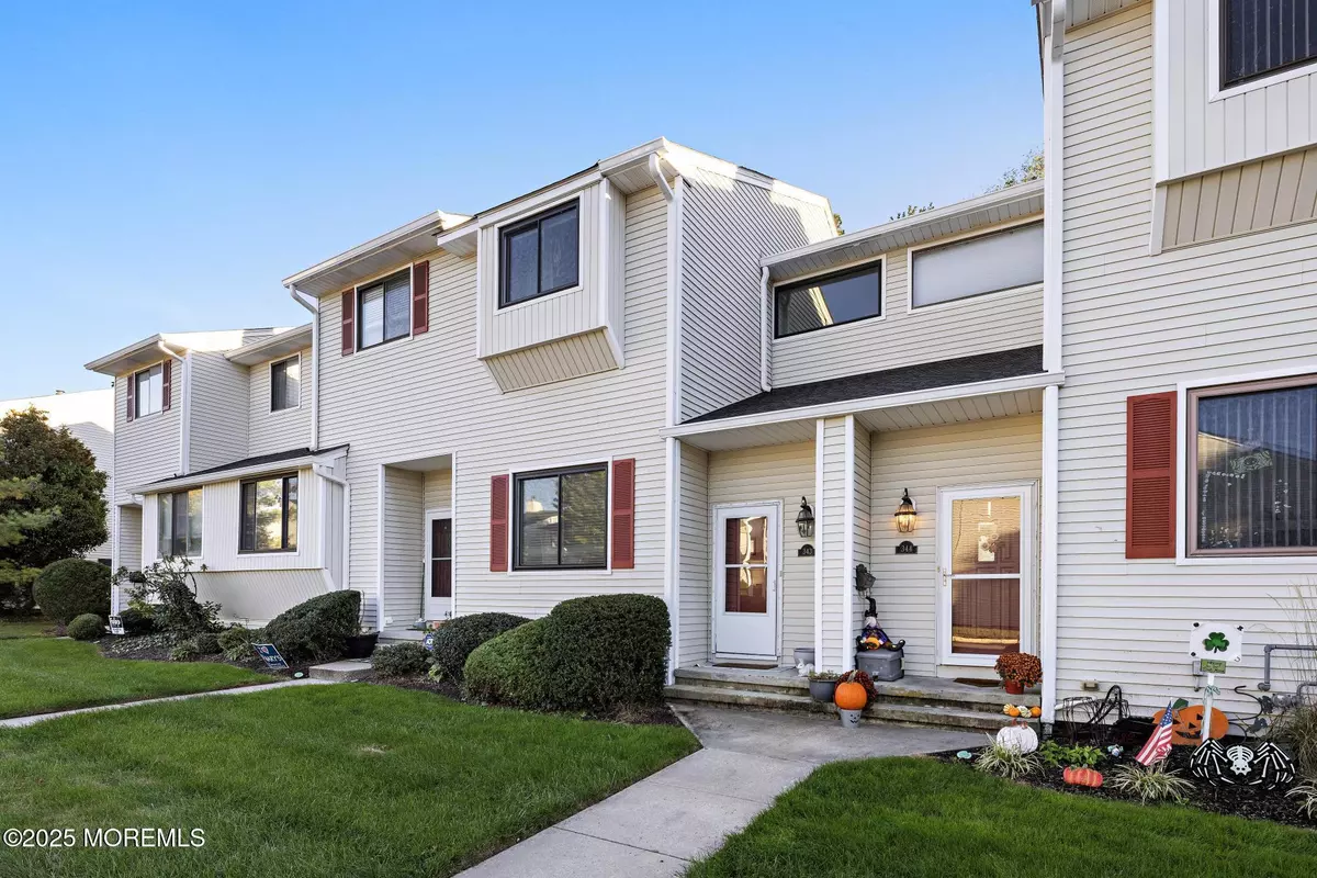 Middletown, NJ 07748,343 Middlewood Road