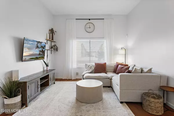 Middletown, NJ 07748,343 Middlewood Road