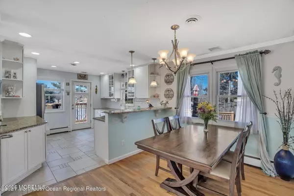 Oakhurst, NJ 07755,559 Dow Avenue