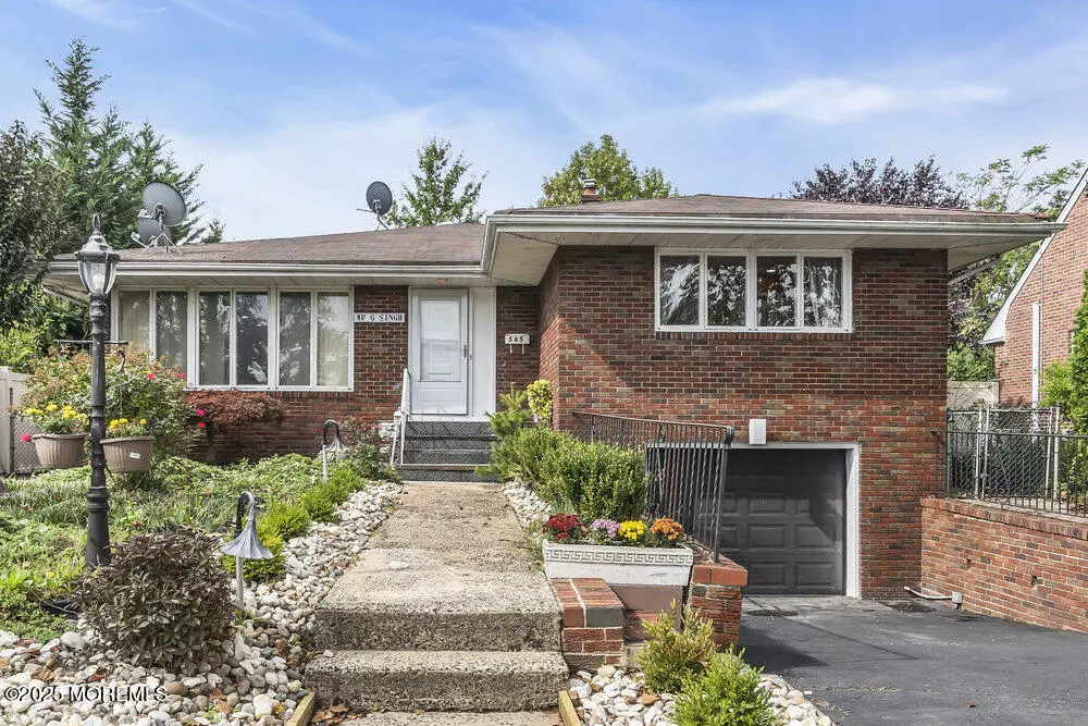 Woodbridge, NJ 07095,585 Noe Avenue