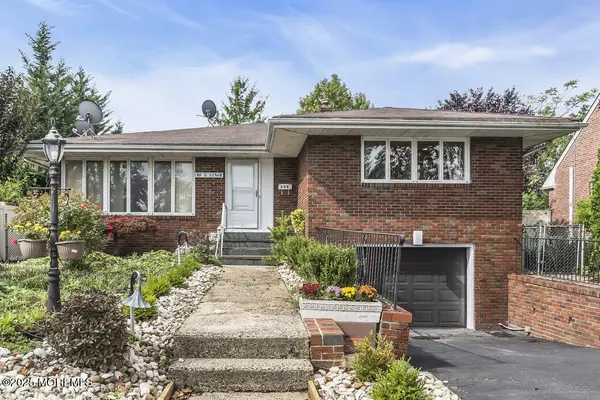 585 Noe Avenue, Woodbridge, NJ 07095
