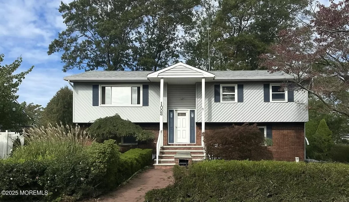 Beachwood, NJ 08722,1000 Neptune Avenue
