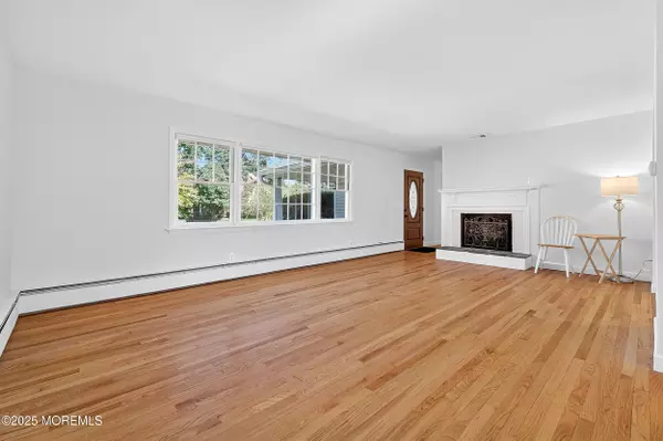 Matawan, NJ 07747,7 Sunset Avenue