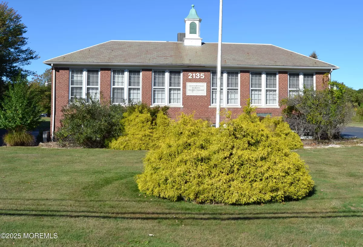 Holmdel, NJ 07733,2135 State Route 35